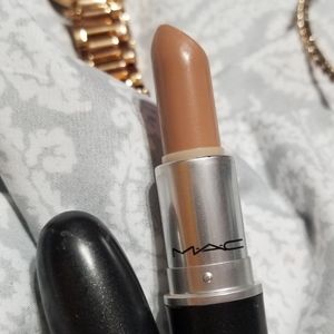 MAC Close Contact lipstick